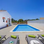 Villa Ricardo By *